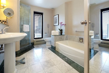 Suite, 1 Bedroom (Montreal View High Floor)