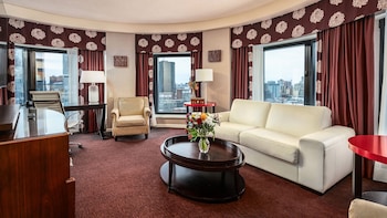 Suite, 1 Bedroom (Montreal View)