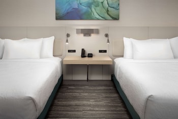 Room, 2 Queen Beds, Accessible (Roll-In Shower)