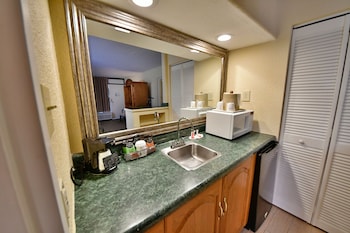 Suite, 1 Bedroom, Non Smoking (Ramada)