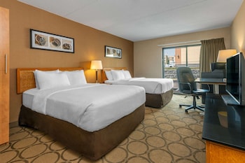 Standard Room, 2 Queen Beds, Non Smoking (1st Floor)