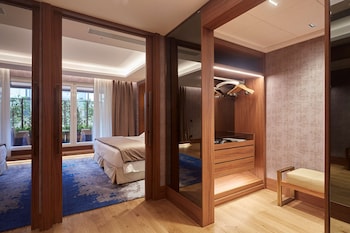 Suite SPA with Terrace "The Wellington Club" Access