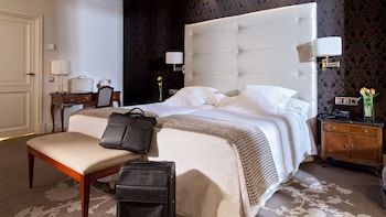 Grand Premium "The Wellington Club" Access