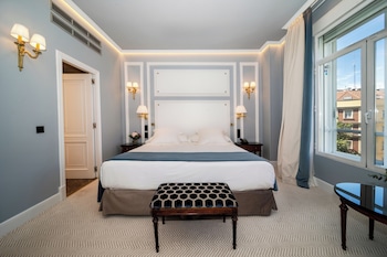 Superior Room, City View