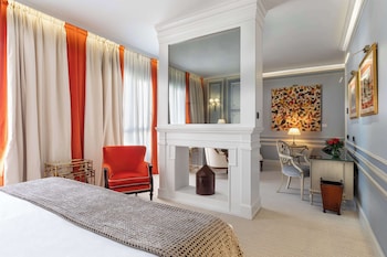Junior Suite "The Wellington Club" Access