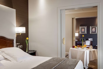 Junior Suite Penthouse Terrace "The Wellington Club" Access