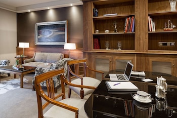 Suite "The Wellington Club" Access