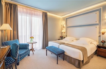 Suite Courtyard Two Bedrooms Terrace "The Wellington Club" Access