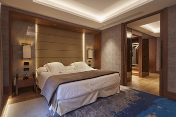 Suite SPA with Terrace "The Wellington Club" Access