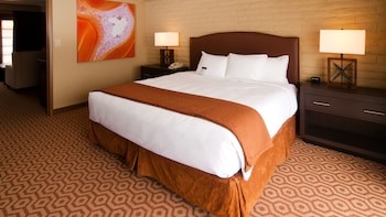 Suite, 1 King Bed with Sofa bed, Poolside (2 Room)