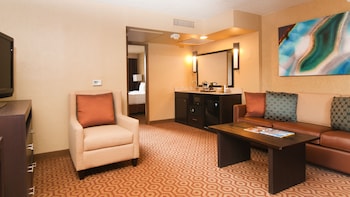 Suite, 1 King Bed with Sofa bed, Accessible