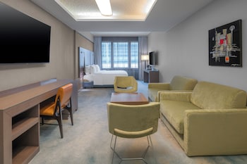 Junior Room, 1 King Bed