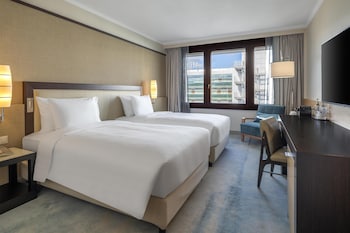 Family Room, 1 King Bed, Connecting Rooms