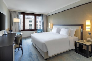 Family Room, 1 King Bed, Connecting Rooms