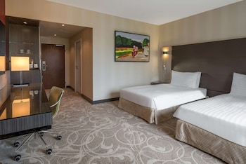Family Room, 1 King Bed (Deluxe)