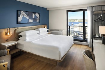 Room, 1 King Bed, Harbor View (Guest Room 1 King, Harbour View)