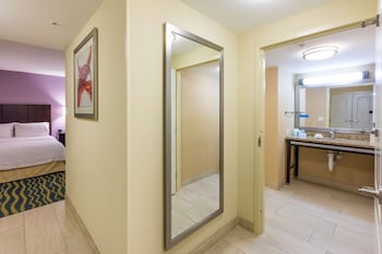Room, 2 Queen Beds, Accessible, City View (Mobility & Hearing, Roll-in Shower)