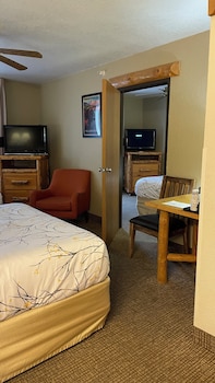 Triple Room, Multiple Beds, Non Smoking, Refrigerator