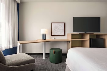 Room, 1 Queen Bed, Accessible, Bathtub (Mobility)