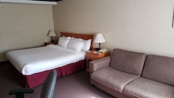 Room, 1 King Bed, Non Smoking (Upper Level)