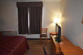 Economy Single Room, 1 Queen Bed