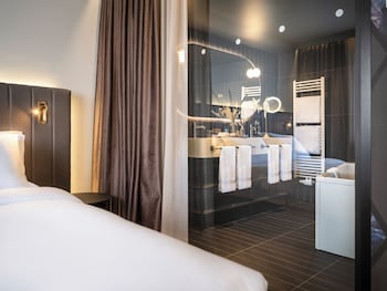 Suite, 1 King Bed (Maestro)