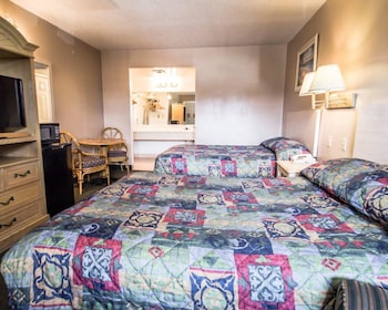 Standard Room, 2 Double Beds