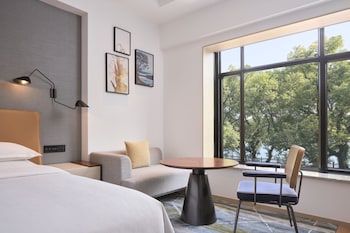 Room,  2 Single Beds, East Wing