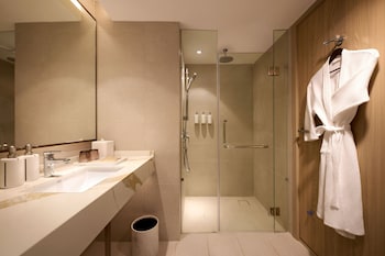 Executive Room, 1 King Bed, Golf View
