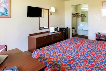 Economy Room, 1 King Bed - Non Smoking