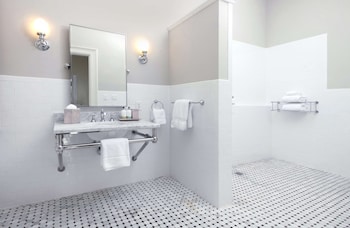 Mobility and Hearing Access Clubhouse Traditional Two Queen