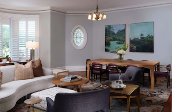 Sans Souci Governor Suite
