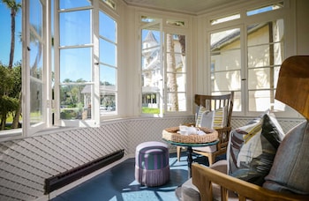 Clubhouse Deluxe Two Queens