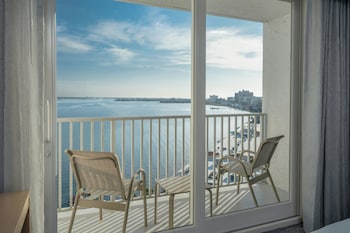 1 King Bed Suite, High Floor, Waterfront View, Sofa Bed, Balcony, Hearing Accessible