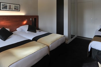 Triple Room, Multiple Beds