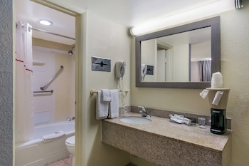 Deluxe Room, 2 Double Beds, Non Smoking
