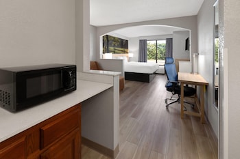 Studio Suite, 1 King Bed, Non Smoking