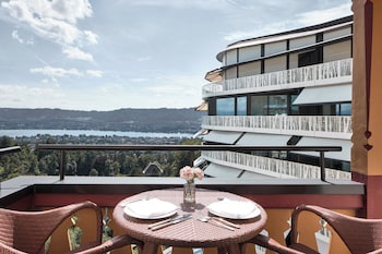 Superior Suite, Partial View, Balcony, Living Room, Sauna Butler, Spa Access (12 years+)