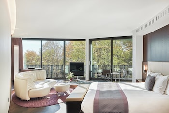 Superior Junior Suite, Forrest/ Courtyard View, Partially Balcony, Whirlpool, Spa Access