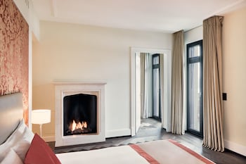 Grand Suite, Panoramic Rooftop, Livingroom, Fireplace, Sauna, Butler, Spa Access (12 years+)