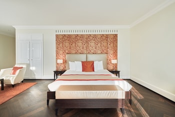 Superior Junior Suite, Forrest/ Courtyard View, Partially Balcony, Whirlpool, Spa Access