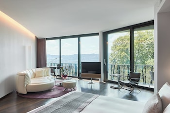 Junior Suite Deluxe, Alps/ Zurichsee View, Balcony, Whirlpool, Spa Access (12 years+)