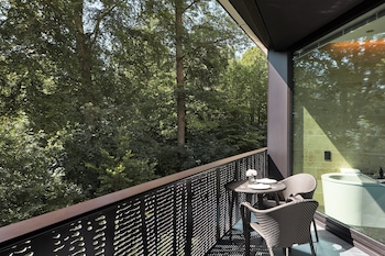 Superior Junior Suite, Forrest/ Courtyard View, Partially Balcony, Whirlpool, Spa Access