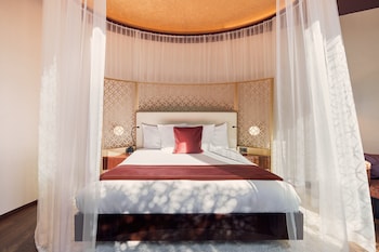 Terrazza Suite, 390 m2, Residence, Butler, Spa Access (12 years+)