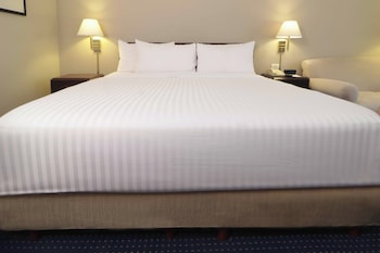 Room, 1 King Bed, Non Smoking (Spacious Room)