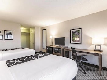 Room, 2 Queen Beds, Non Smoking