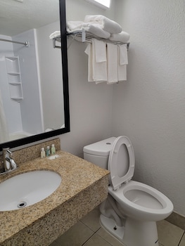 Room, 1 King Bed, Non Smoking (Upgrade)