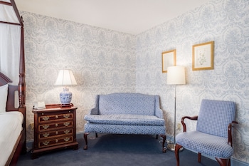 Deluxe Room, 1 Queen Bed