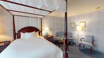 Deluxe Room, 1 Queen Bed