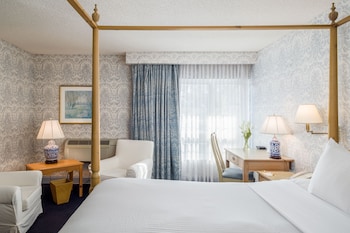 Deluxe Room, 1 King Bed